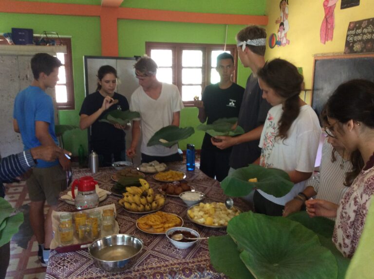 les lycéens savourent les plats traditionels sri lankais